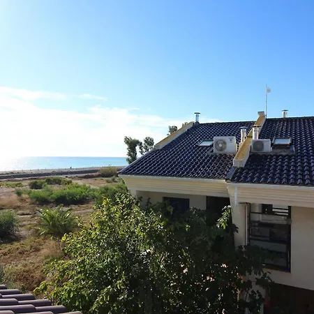 Holiday home Global Properties, Adosado Con Vistas Al Mar En Playa De Corinto *